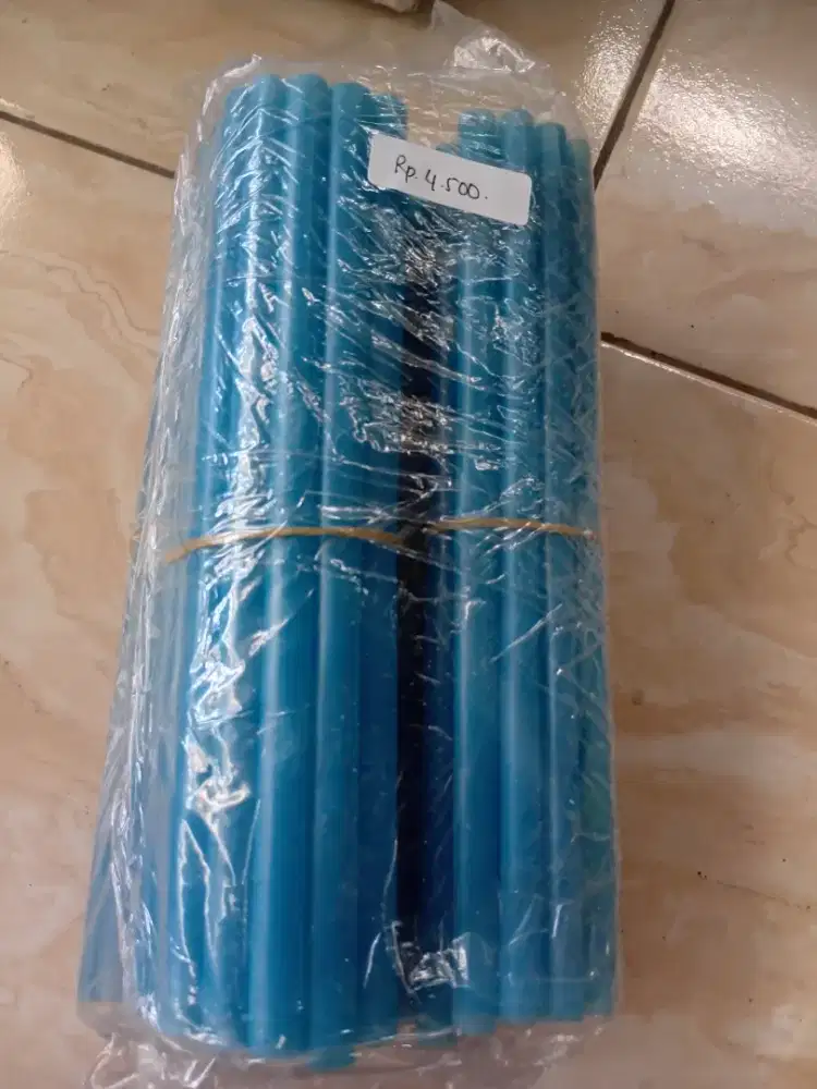 Sedotan Jumbo Biru
