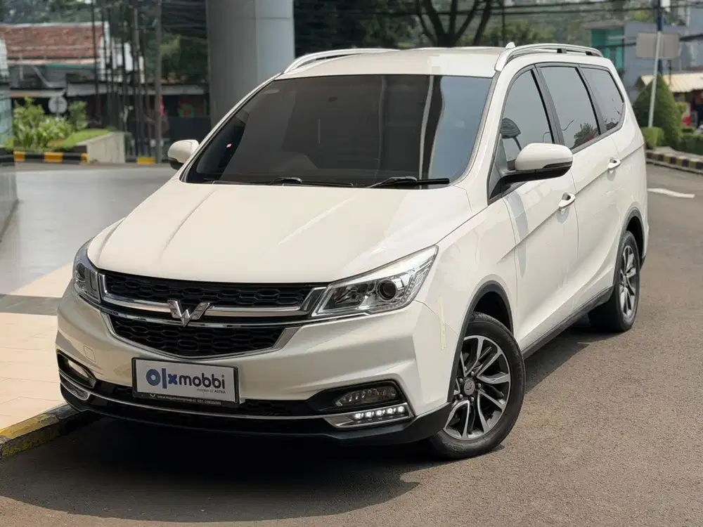 DP RENDAH - Wuling Cortez 1.5 CT Lux Bensin-AT 2021