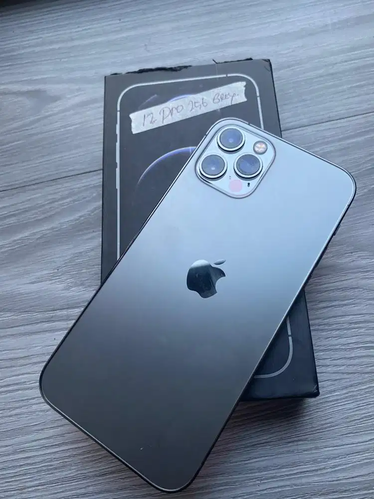 Iphone 12 pro 256 GB warn greyy