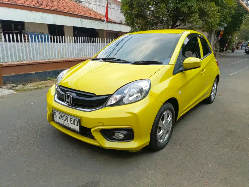 Low KM. Brio E CVT 2018 DP minim