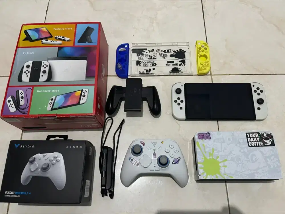 Nintendo Switch OLED OFW + SD Card 256 GB + Flydigi Direwolf 3