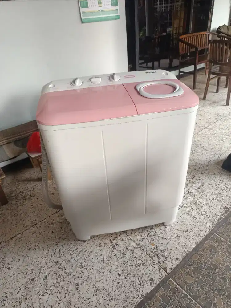 Mesin cuci manual merk Toshiba