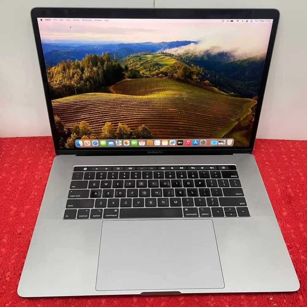 Macbook Pro 15 inch, 2018 Space Gray