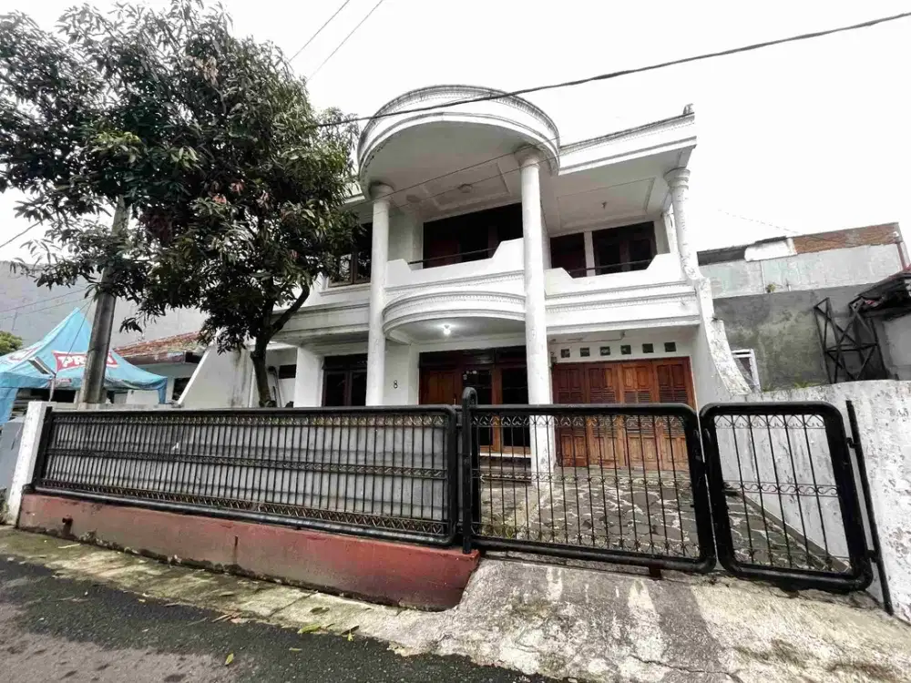 Disewakan Rumah Luas Bisa Untuk Kantor Di Sayap Arcamanik Endah Kota Bandung