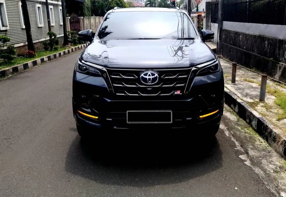 Fortuner GR 2.8 Sport AT 2022  Istimewa