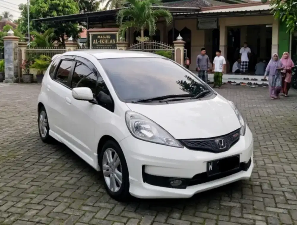 Honda Jazz 1.5 E Matic Tahun 2011