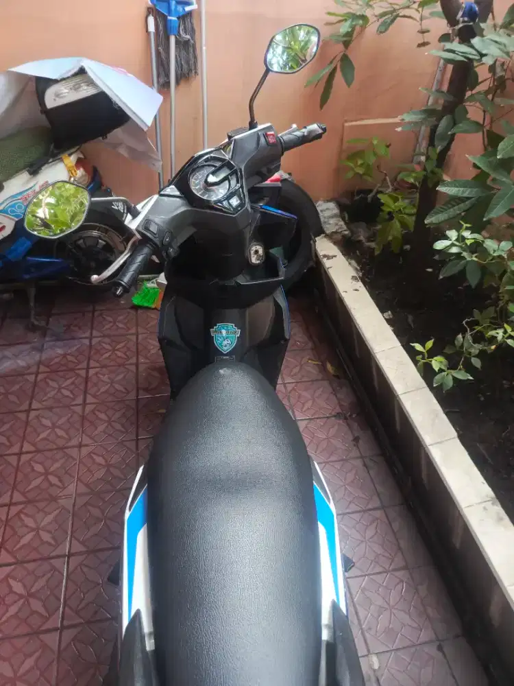 Honda beat 2017, biru putih