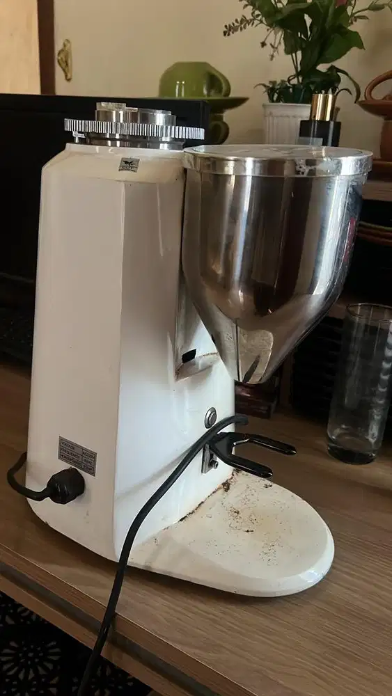Lattina Dracos x64 grinder automatic