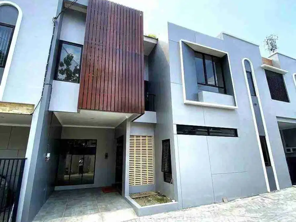 Rumah 2 Lantai Solo Kota Strategis Dekat UNS