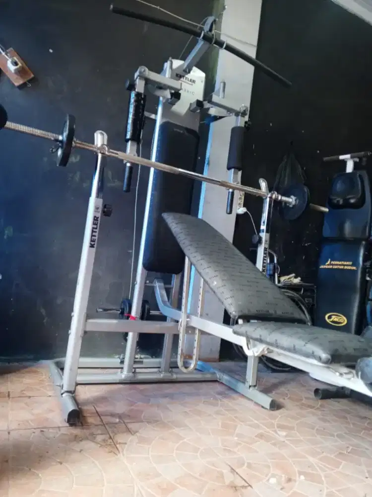 Alat olahraga Kettler. Bench press