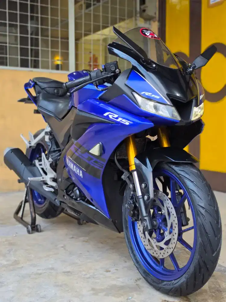 Yamaha R15 / YZF R 15 V3 2018, Warna Blue Premium Metalic.
