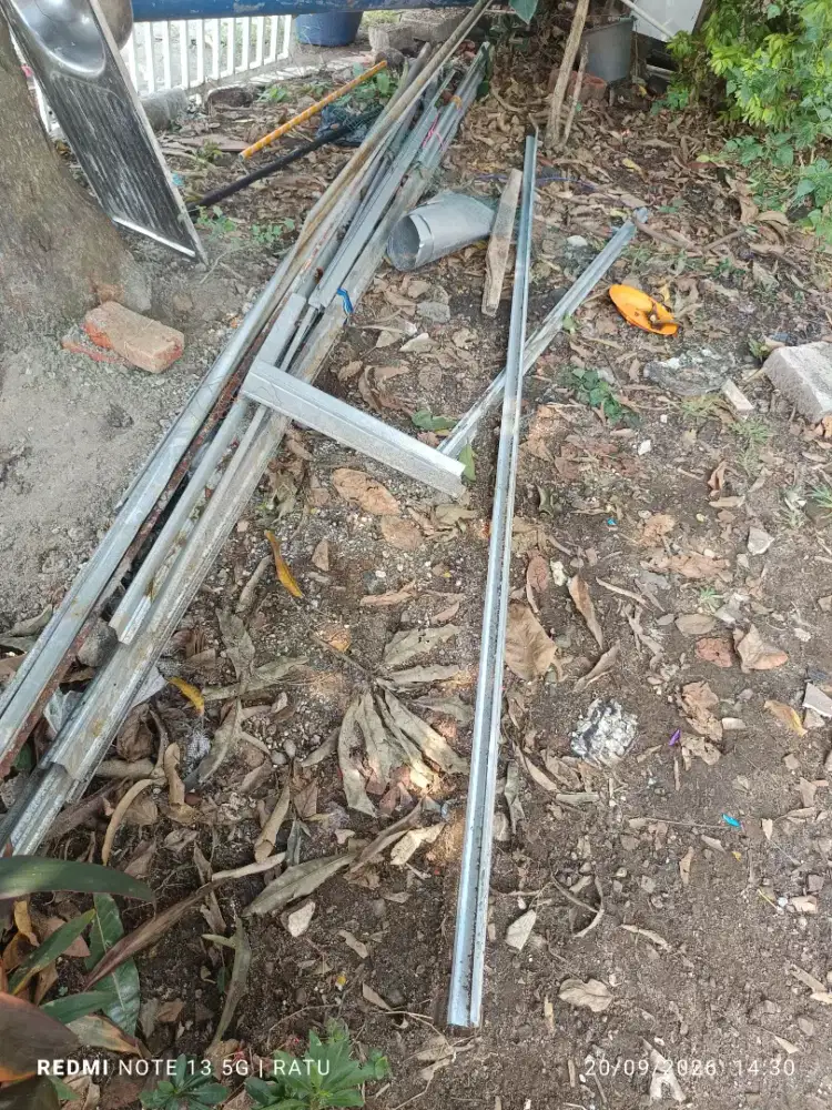 Besi bekas bangunan
