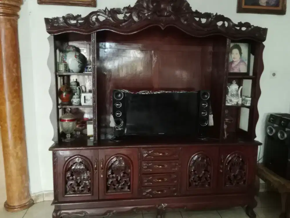 Lemari kayu jati lama