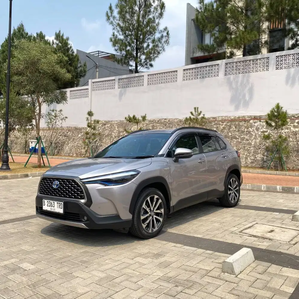 TOYOTA COROLLA CROSS HYBRID 2020 SILVER AT MATIC GANJIL