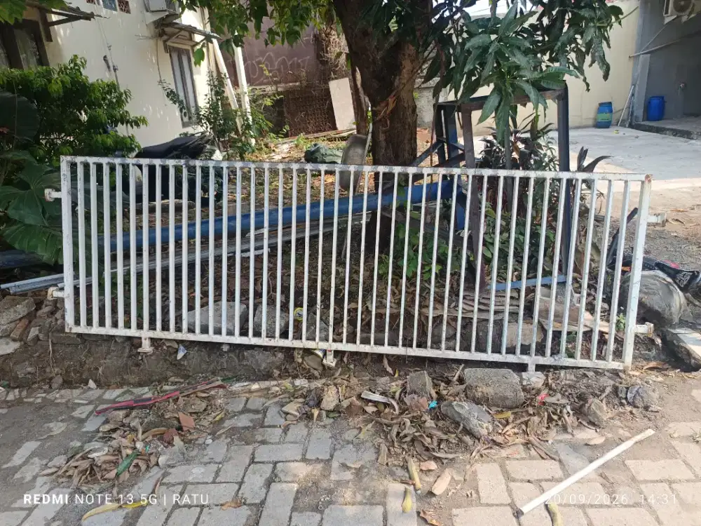 Pagar besi rumah