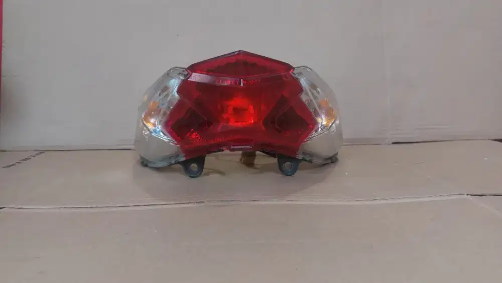 Stoplamp Lampu Belakang Ori Honda Vario LED Old