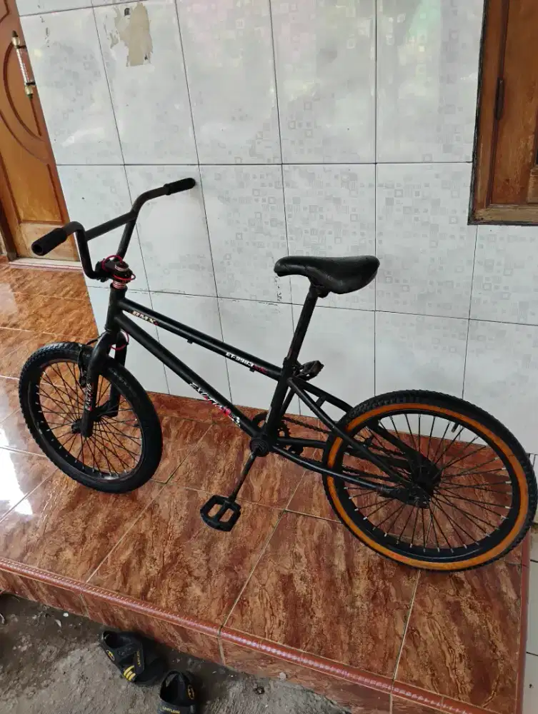 Sepeda bmx 20 in