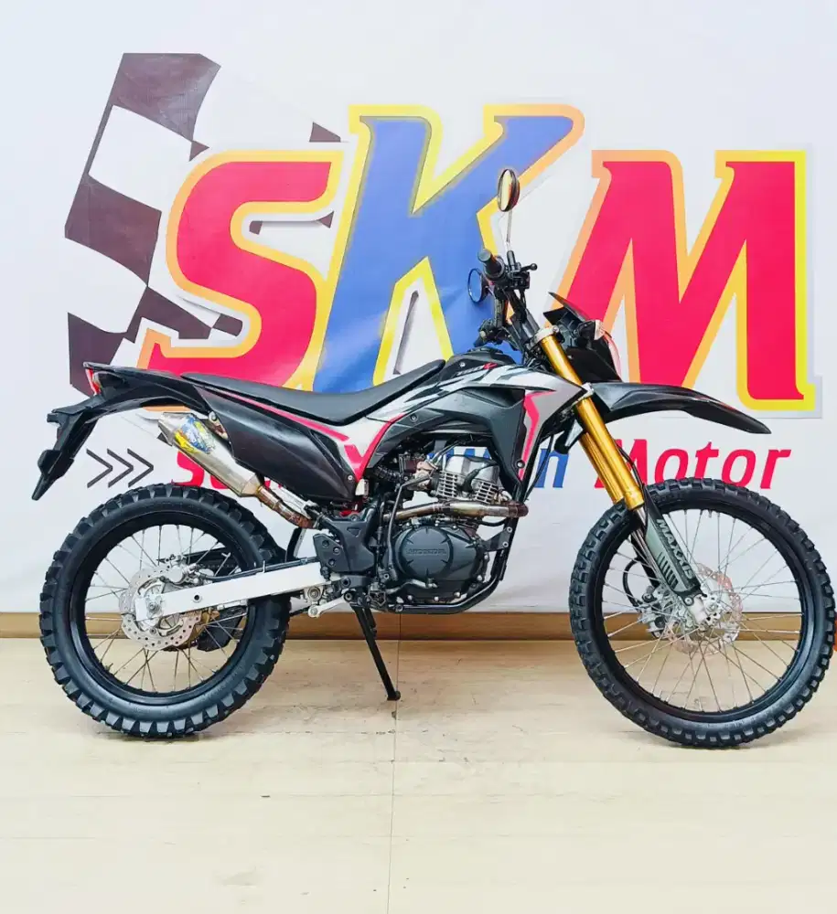 Dp 800rb - kredit crf 150L 2023 km low