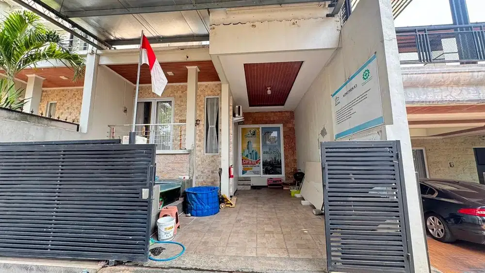 dijual rumah 2 lantai. 2m nego