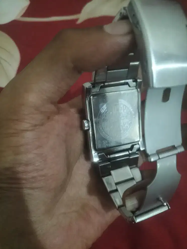 Jam tangan police