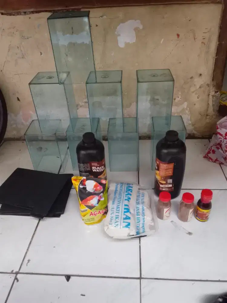 Di jual tempat Ikan akrilik ukuran 16cmx10cm