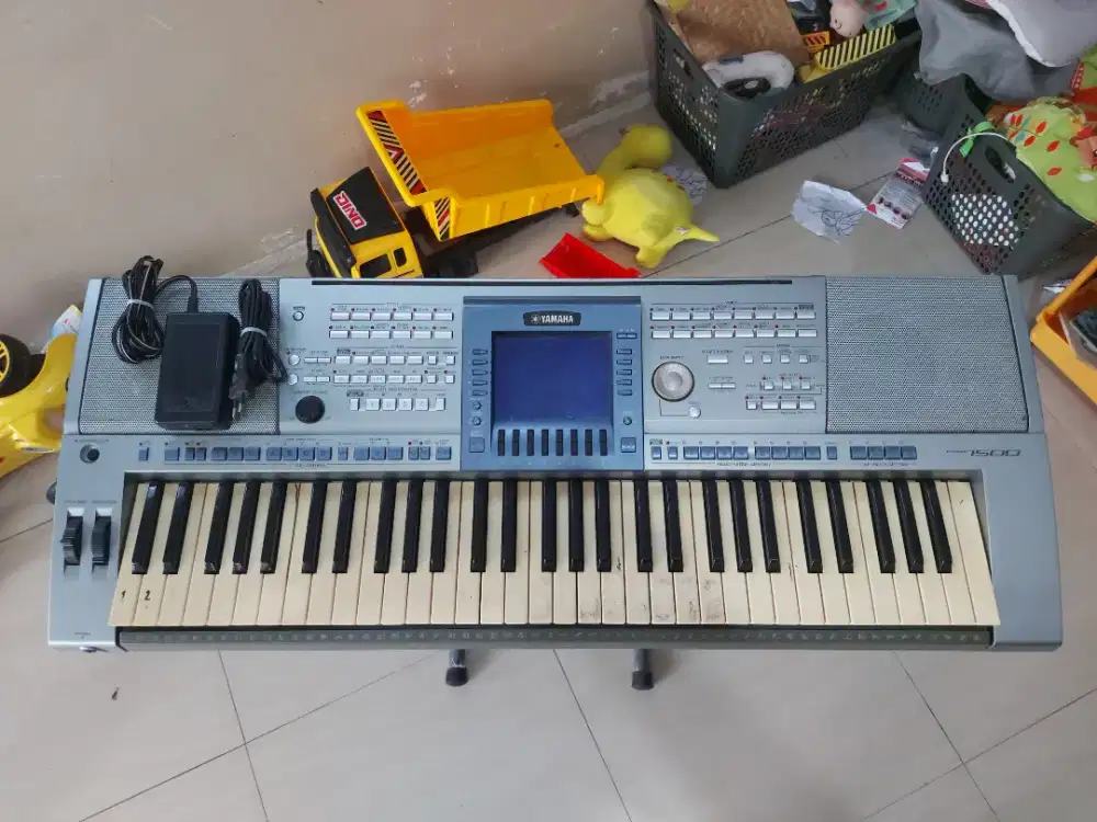 KEYBOARD YAMAHA PSR-1500 — ARRANGER WORKSTATION