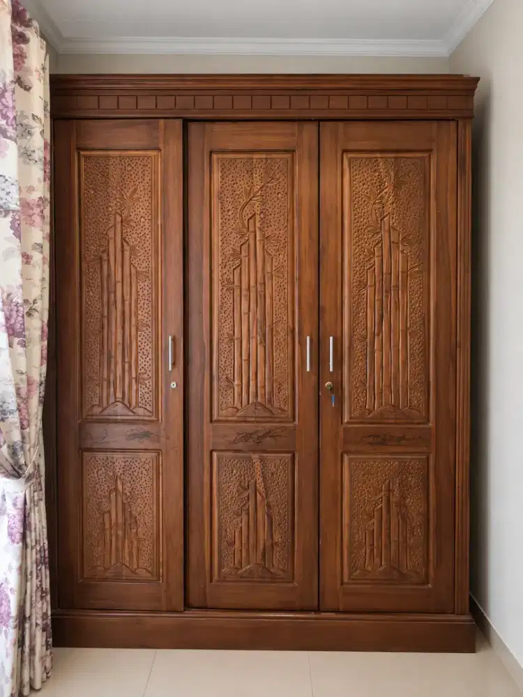 Jual lemari jati 3 pintu bekas
