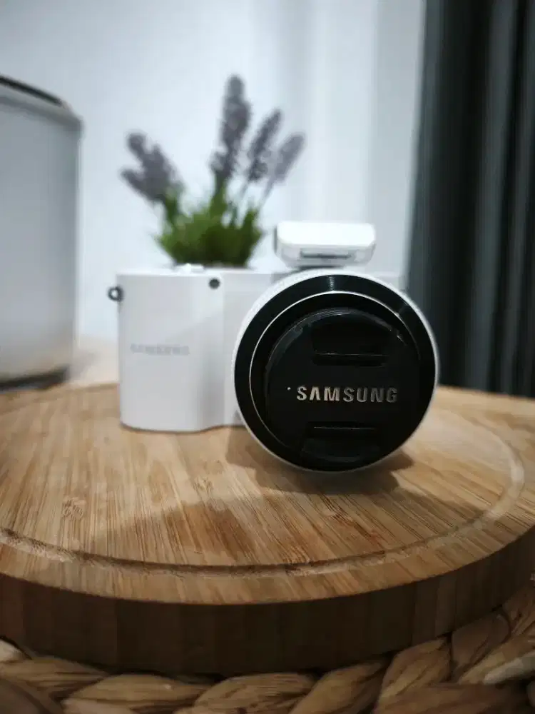 Kamera Mirrorless Samsung NX1000 Bekas Mulus - Wi-Fi Ready
