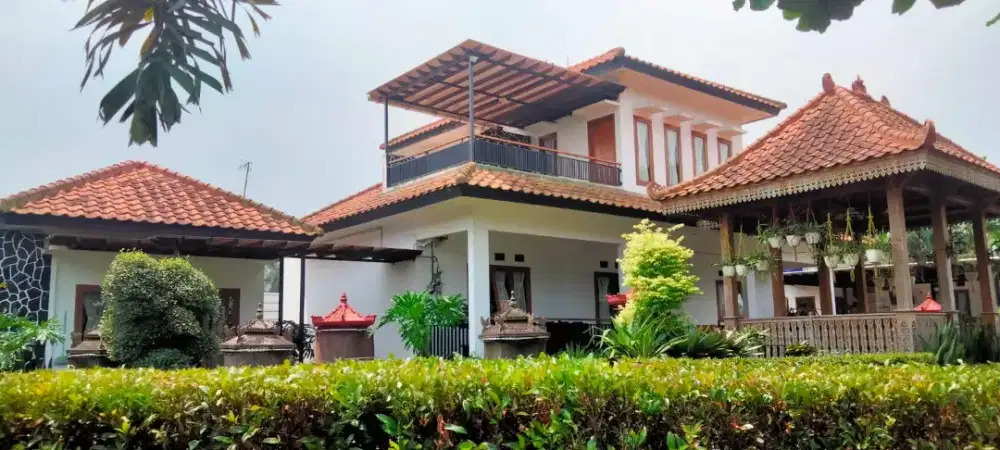 Di jual murah vila mewah luas tanah 4000 mtr lokasi di Caringin Bogor