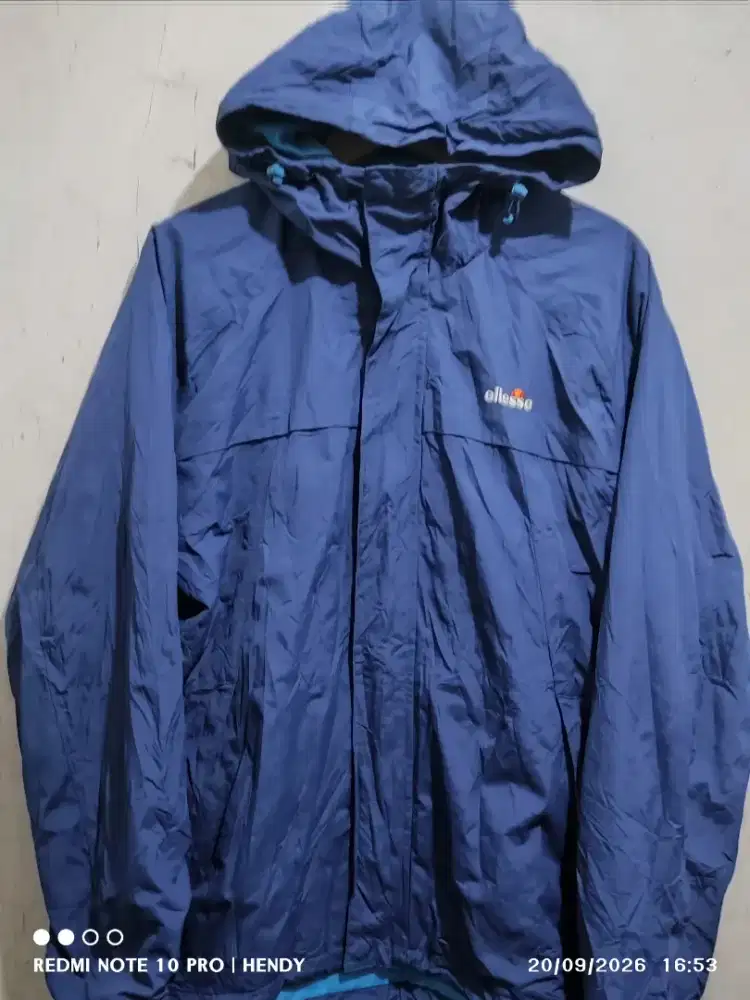 Jaket ellsee warna biru