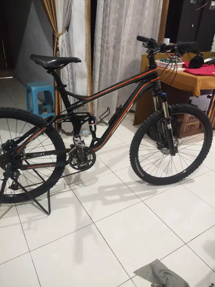 Sepeda gunung andrenaline xc1