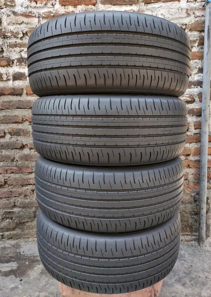 Ban Dunlop Sp Sport Maxx 225/50 R18 (4biji)