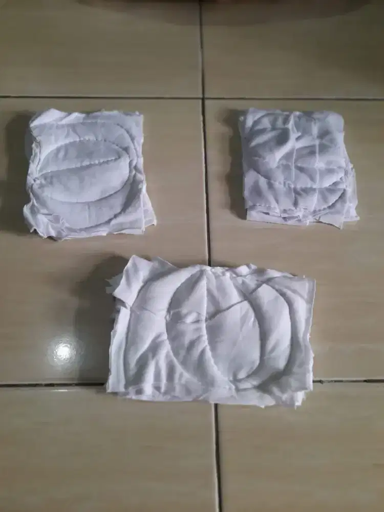 Majun jahit tumpuk putih bahan katun kaos