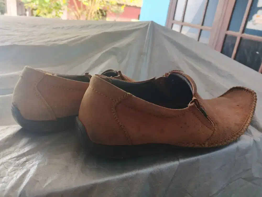 Sepatu BUCCHERI LOAFER ukuran 42