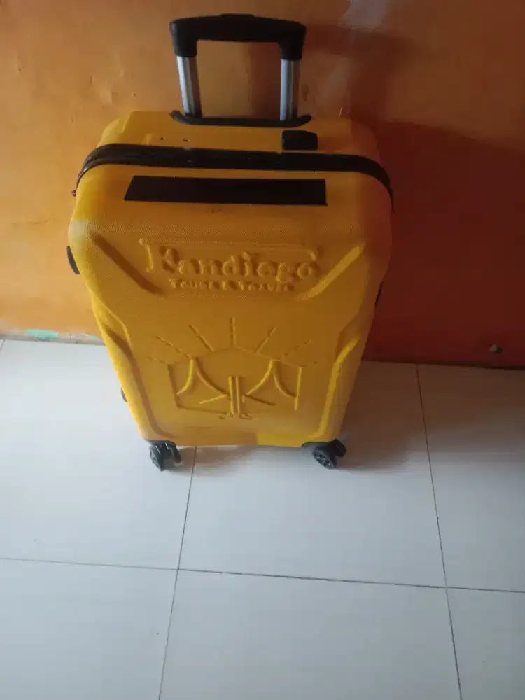 Jual cepat tas koper siap pakai. Bersih dan wangi