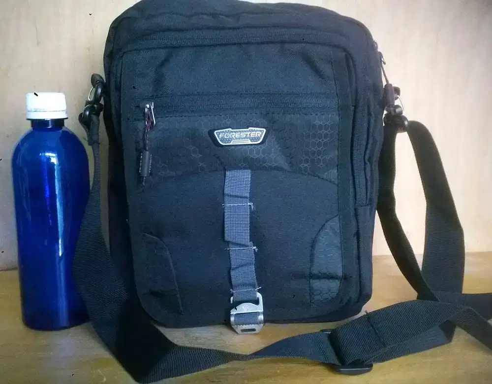 Tas Selempang Forester