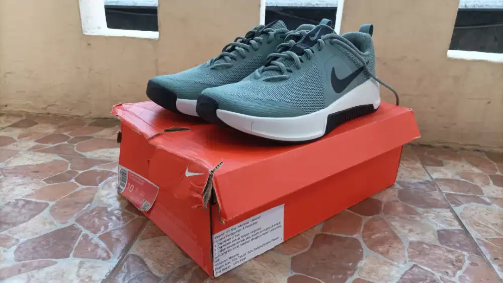 Sepatu Nike Size 44