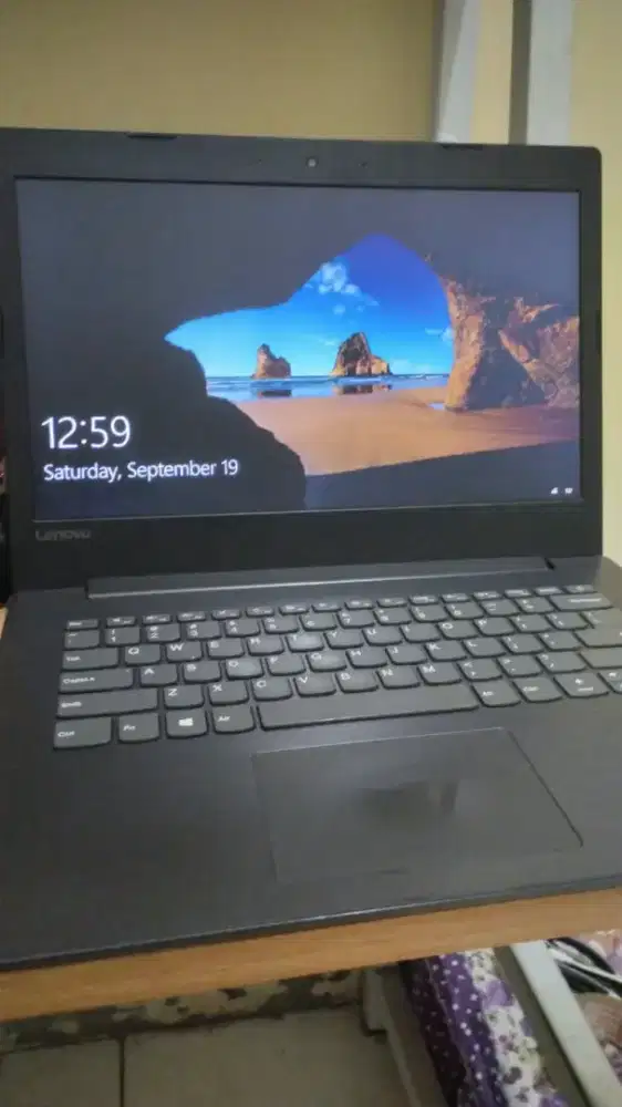 Jual murah laptop Lenovo 81D5 bekas, mulus , kondisi normal semua