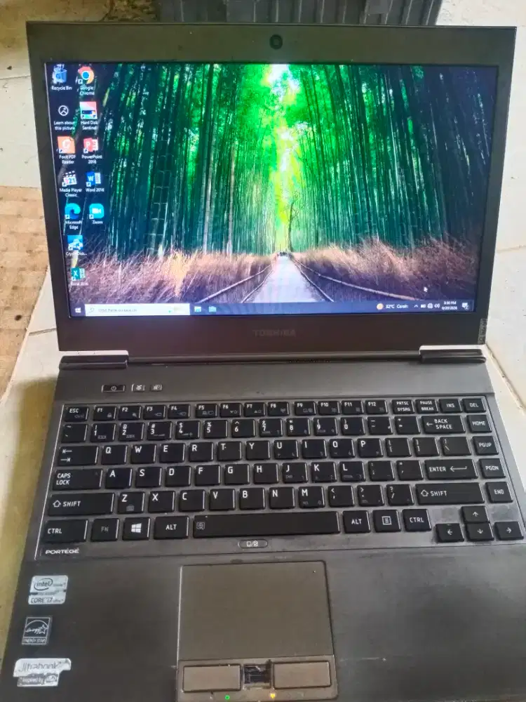 Laptop Premium : Toshiba - Slim - Core i7- Ram 8Gb - SSD 256Gb