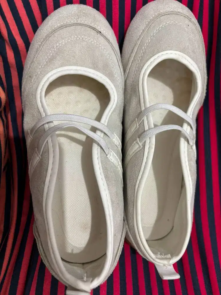 Sepatu Flat/Ballet Cream Stripe Putih – Size 36 – NEW
