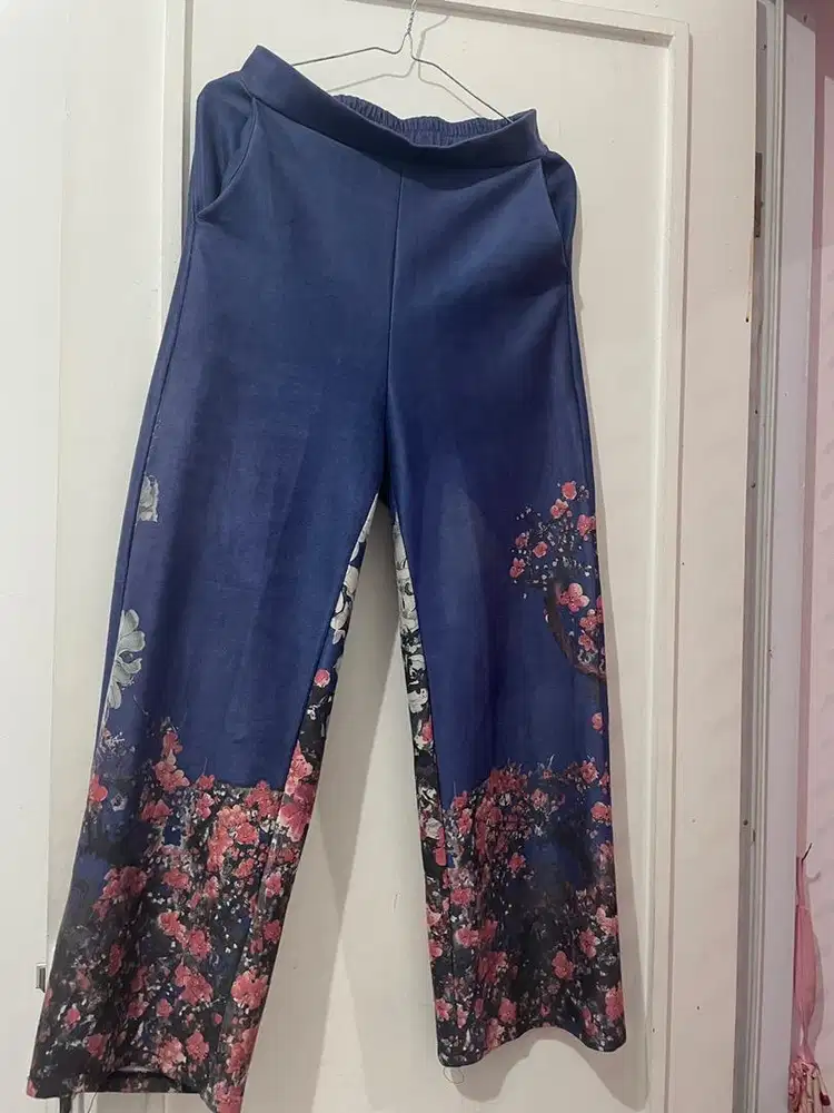 Setelan blazer panjang dan celana nya