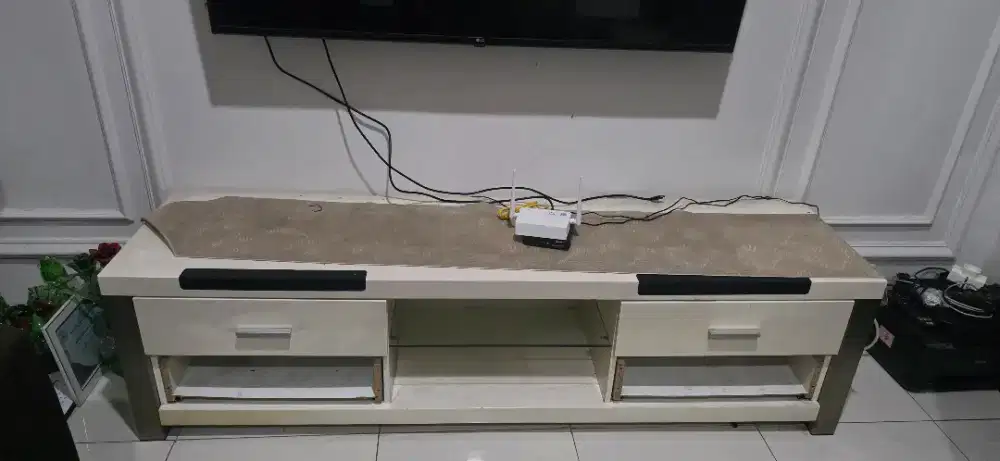 Meja TV Konsol Informa