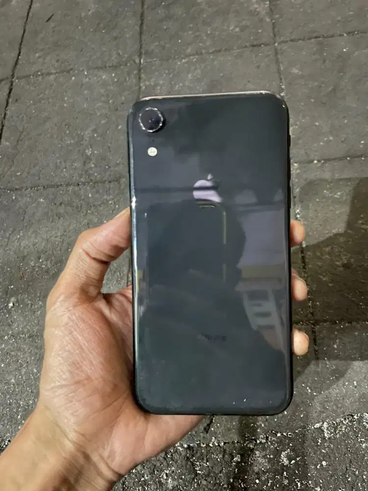 Iphone XR 128 GB Fullset imei terdaftar cukai