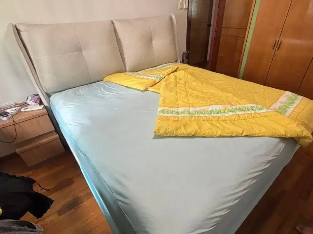 Kasur Dan divan king koil