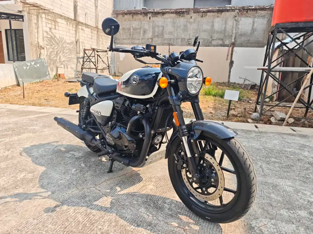 Bs Krdit/TT Royal Enfield Shotgun 650 Stencil White modif Super meteor