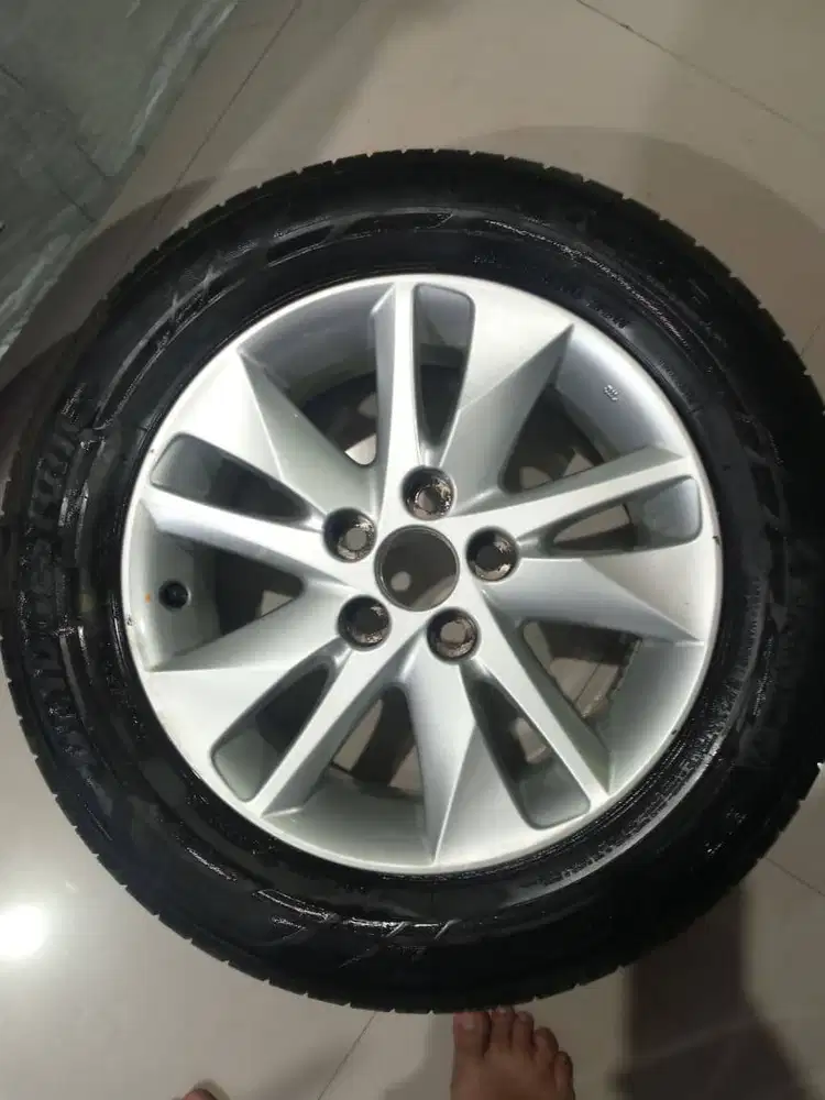 Ban Bekas Bridgestone Ecopia 205/65 R16 (Serep Innova Reborn 2019)