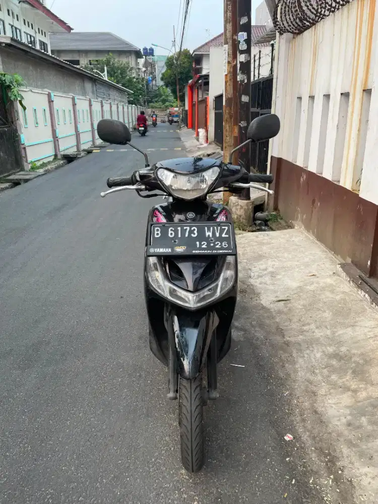 Mio smile 2012 warna hitam