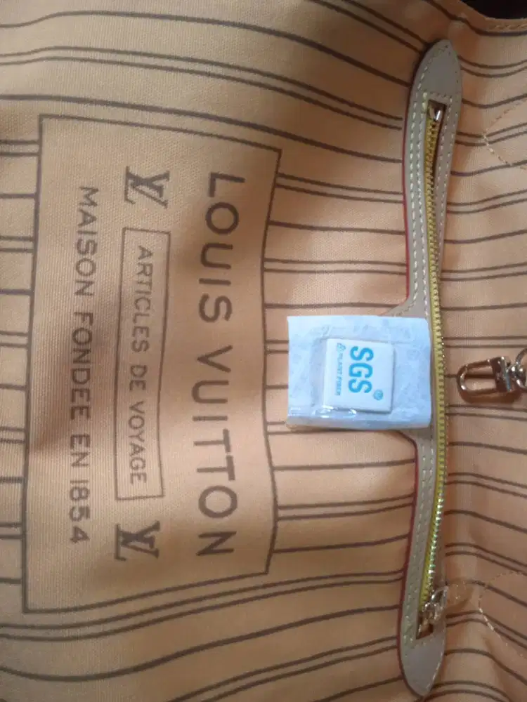 For Sale Louis Vitton Neverfull MM