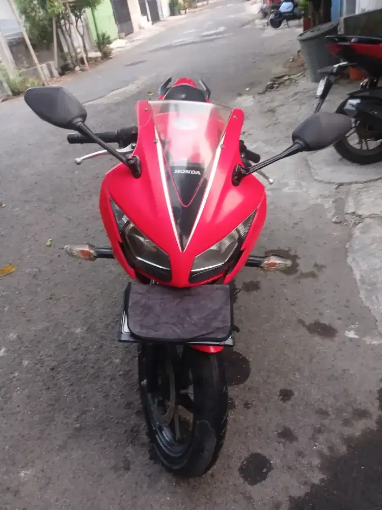Di jual Honda cbr 150 thn 2015