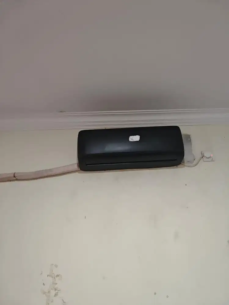 AC Hisense 1pk ada 2 buah